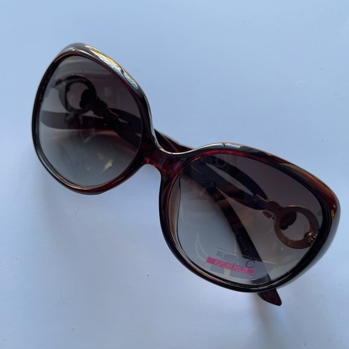 Women tortoise polarised - tortoise,